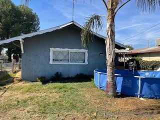 638 N Flores St