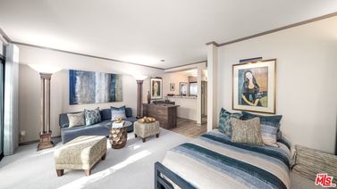 950 N Kings Road Unit 258