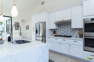 70270 Mottle Circle