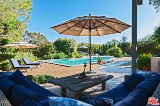 6851 Fernhill Drive