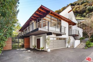 3489 Mandeville Canyon Road