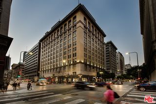 215 W 7th Street Unit 809