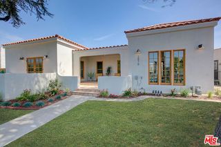 2878 Edgehill Drive