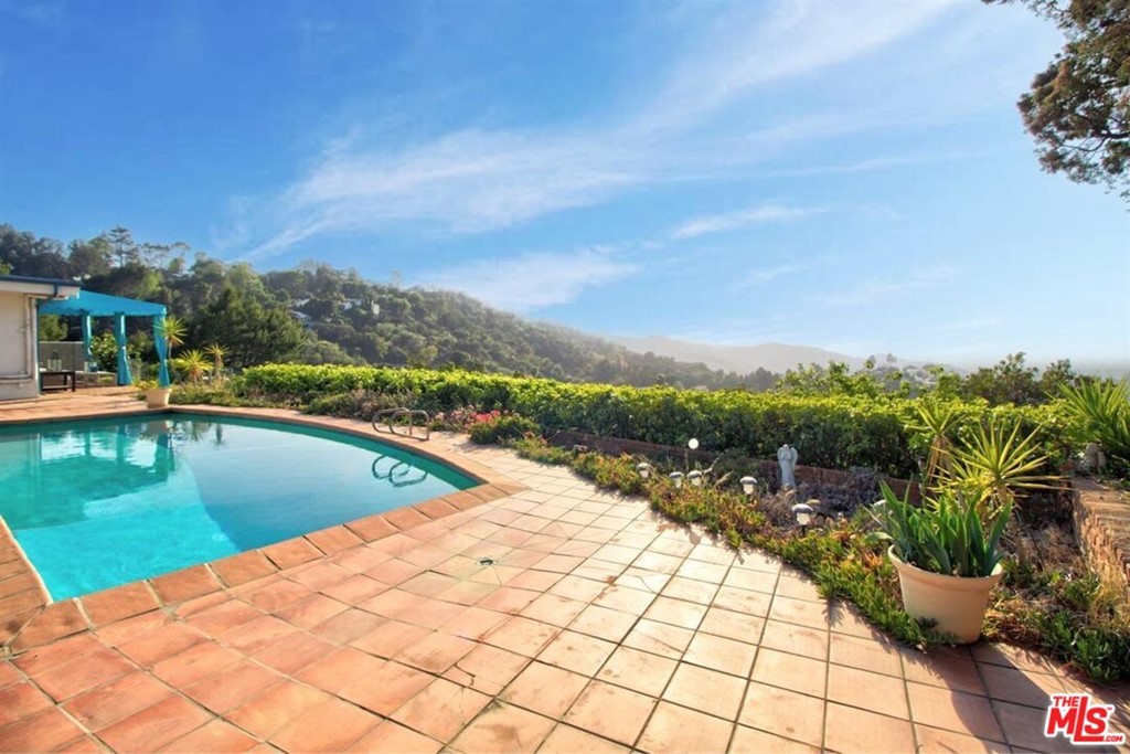 8055 Mulholland Dr, Los Angeles, CA 90046 Estately 🧡 MLS 21733380