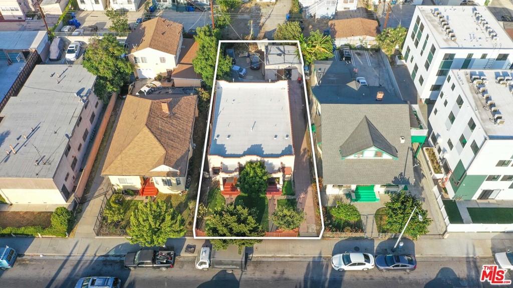 3020 S Normandie Ave  