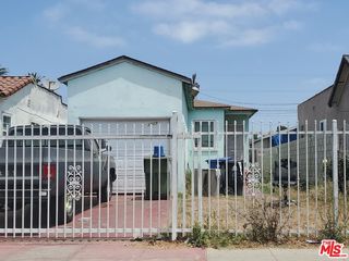 1517 W 59th Place