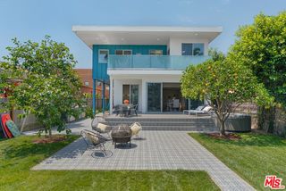 611 Flower Avenue