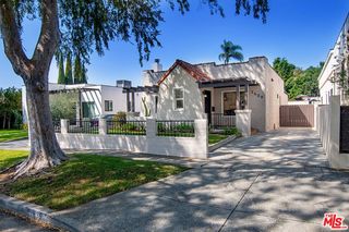 1439 Carmona Avenue