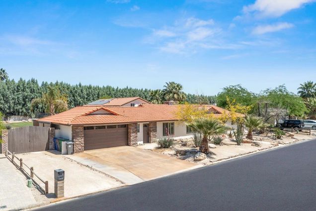 72570 Betty Lane