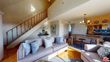 1121 E Wilson Avenue Unit 12