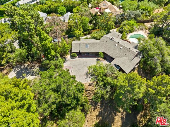 9595 Lime Orchard Rd, Beverly Hills, CA 90210 | Estately 🧡 | MLS# 22145521