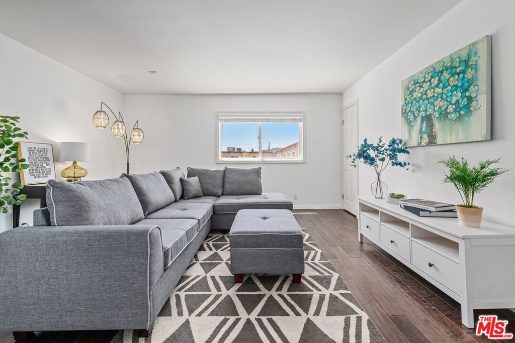 5224 DENNY AVE 206  