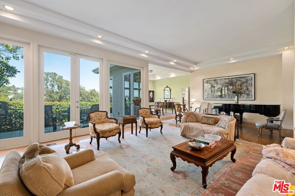 282 Bentley Cir, Los Angeles, CA 90049 Estately 🧡 MLS 22167325