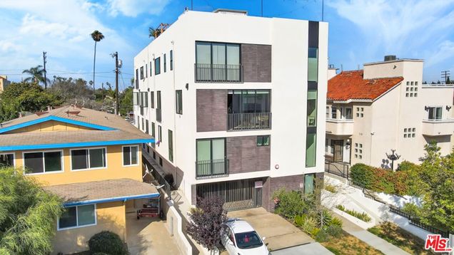 2432 Penmar Avenue Venice, CA Multifamily Sold - Photo 1 of 20. Opens carousel modal