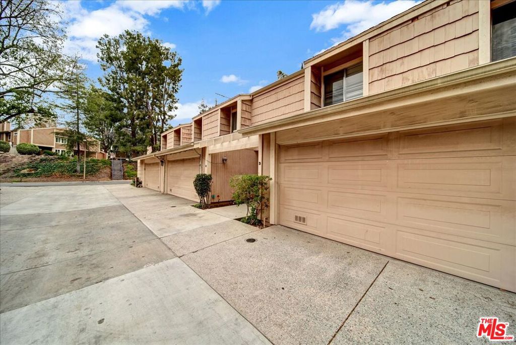 18158 Andrea Cir S Unit 3  