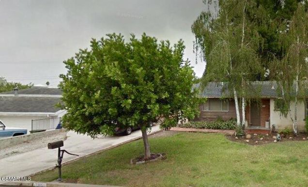 1385 Calle Crisantemo