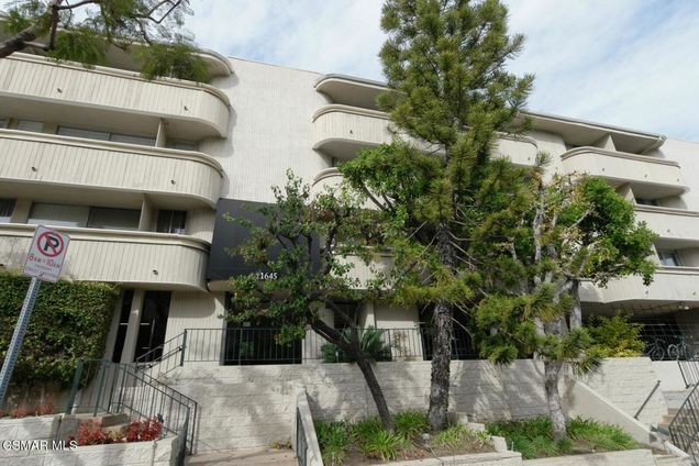 11645 Montana Avenue Unit 220