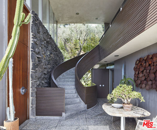 7436 Mulholland Dr Los Angeles Ca 90046null