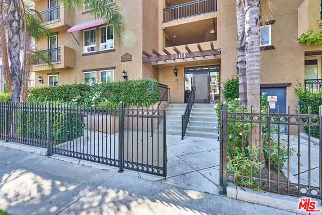 1401 S St Andrews Place Unit 402 Los Angeles, CA Condo Sold - Photo 1 of 1. Opens carousel modal