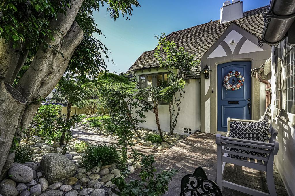 7721 Ivanhoe Ave East  