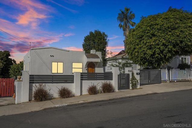 4026 Marine View Ave