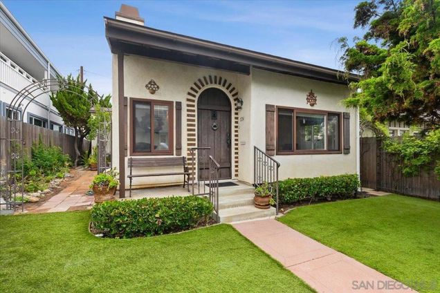 724 Ormond