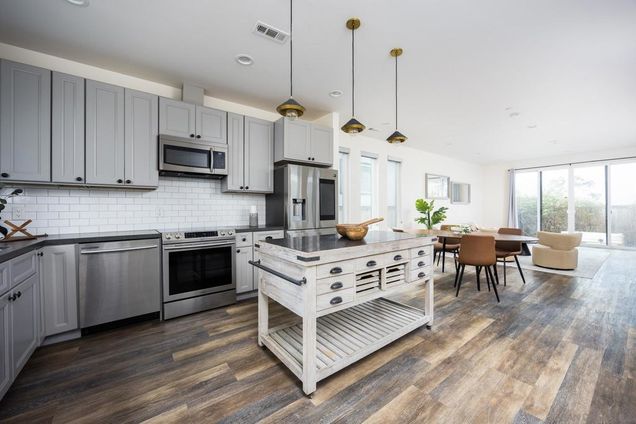 3260 Broadway
