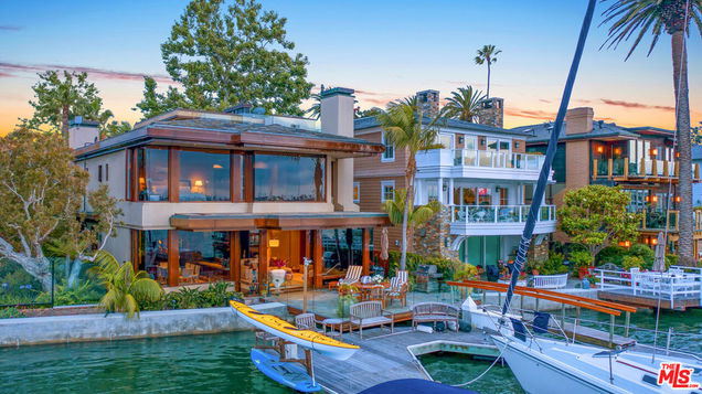 13 Bay Island