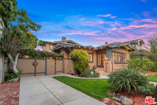 2222 Superior Avenue Venice, CA House Sold - Photo 1 of 42. Opens carousel modal