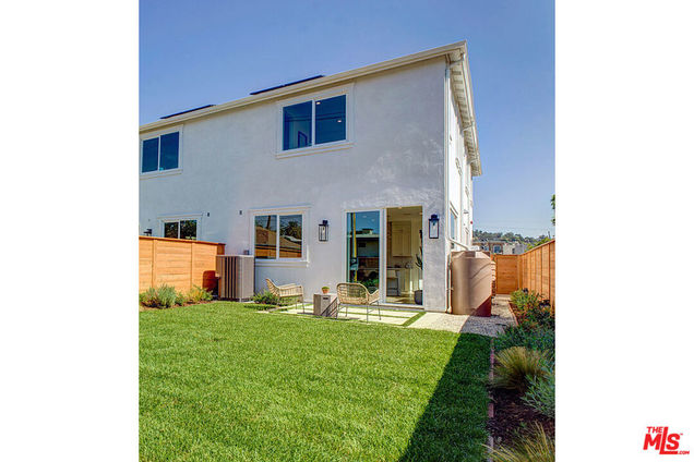 1209 N Commonwealth Los Angeles, CA House Active - Photo 1 of 29. Opens carousel modal