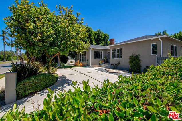 424 N Highland Avenue Los Angeles, CA House Active - Photo 1 of 47. Opens carousel modal
