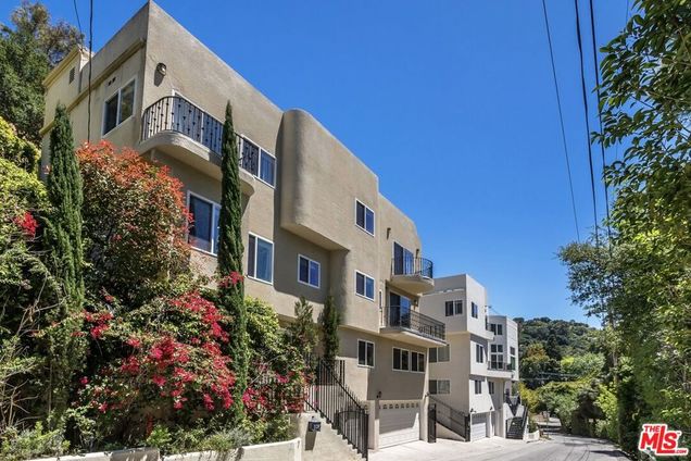 3943 Avenida Del Sol