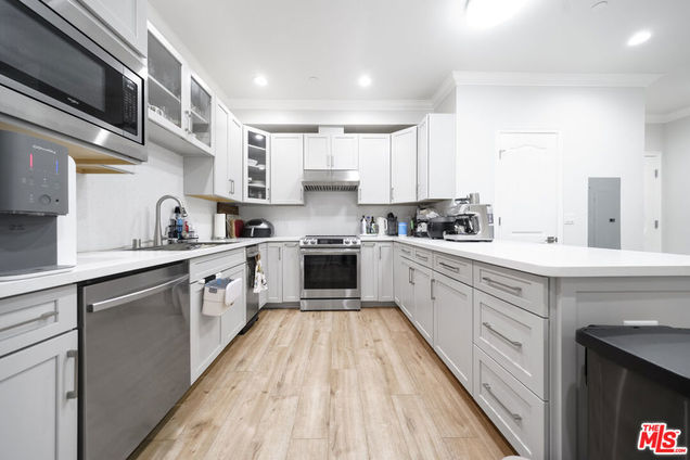 944 S Serrano Avenue Unit 307