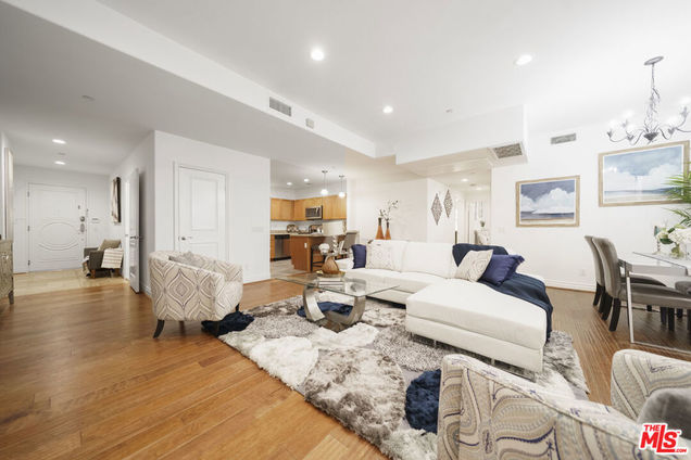 929 S St Andrews Place Unit 102