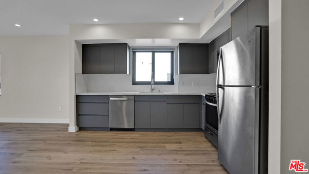 846 S Mariposa Avenue Unit 702 Los Angeles, CA Condo Active - Photo 1 of 15. Opens carousel modal