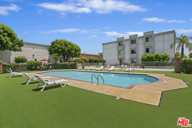 5301 Balboa Boulevard Unit K4