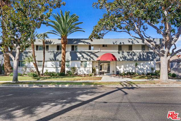 115 N Oak Street Unit 29 Inglewood, CA Apartment Active - Photo 1 of 17. Opens carousel modal