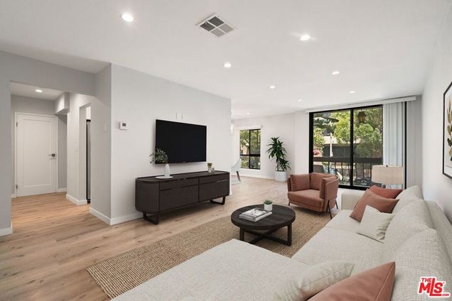 7300 Franklin Avenue Unit 346