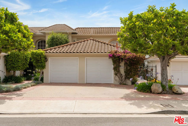 2282 Canyonback Road Los Angeles, CA House Active - Photo 1 of 33. Opens carousel modal