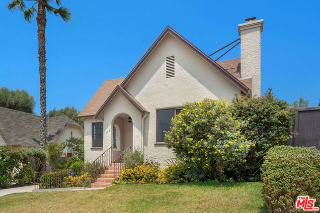 1119 Maple Street