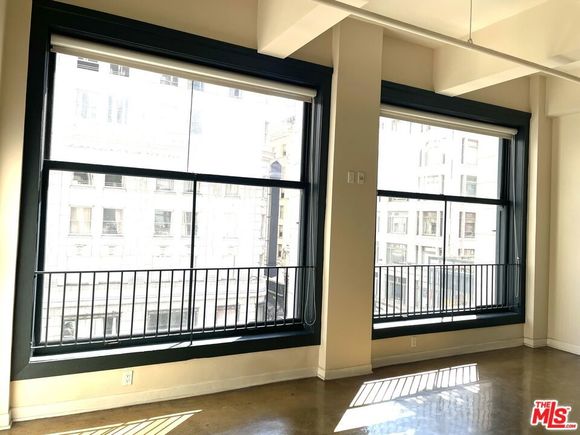 315 W 5th Street Unit 910 Los Angeles, CA Condo Active - Photo 1 of 21. Opens carousel modal