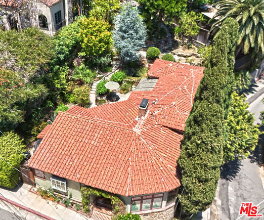 2228 Vista Del Mar Place