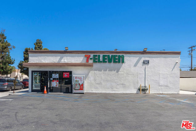 1960 Santa Fe Avenue Long Beach, CA Multifamily Active - Photo 1 of 10. Opens carousel modal
