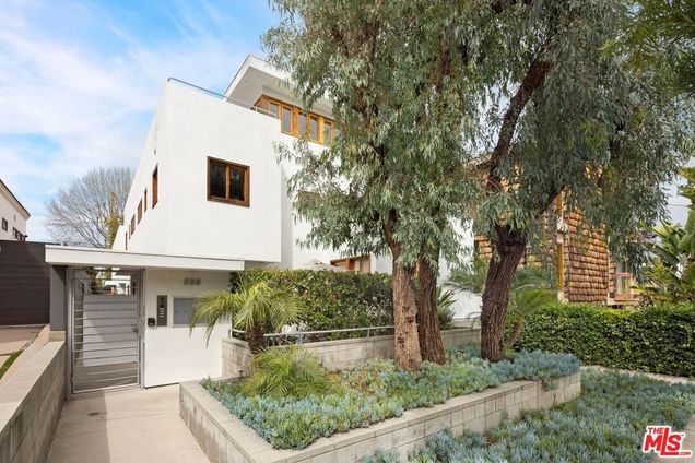 505 Pier Avenue Unit B Santa Monica, CA Townhouse Active - Photo 1 of 17. Opens carousel modal