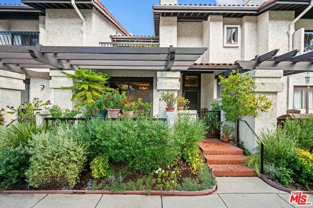 1490 Palisades Drive