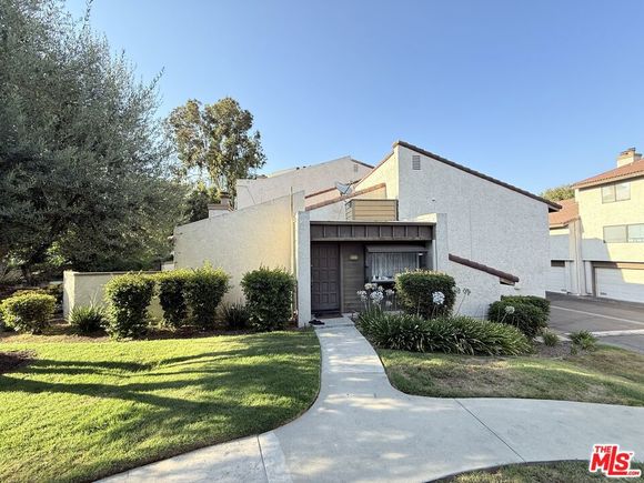 5800 Owensmouth Avenue Unit 25