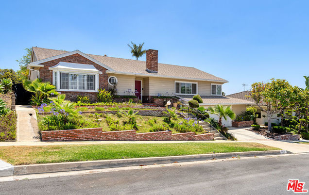 5420 S Holt Avenue Los Angeles, CA House Active - Photo 1 of 25. Opens carousel modal