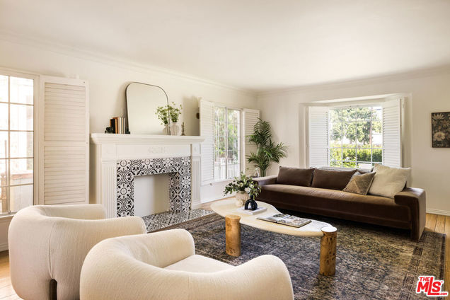 4002 W Adams Boulevard Los Angeles, CA Condo Active - Photo 1 of 30. Opens carousel modal