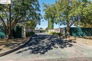 2337 Windy Springs Ln