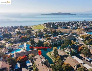 94 Lakeshore Ct